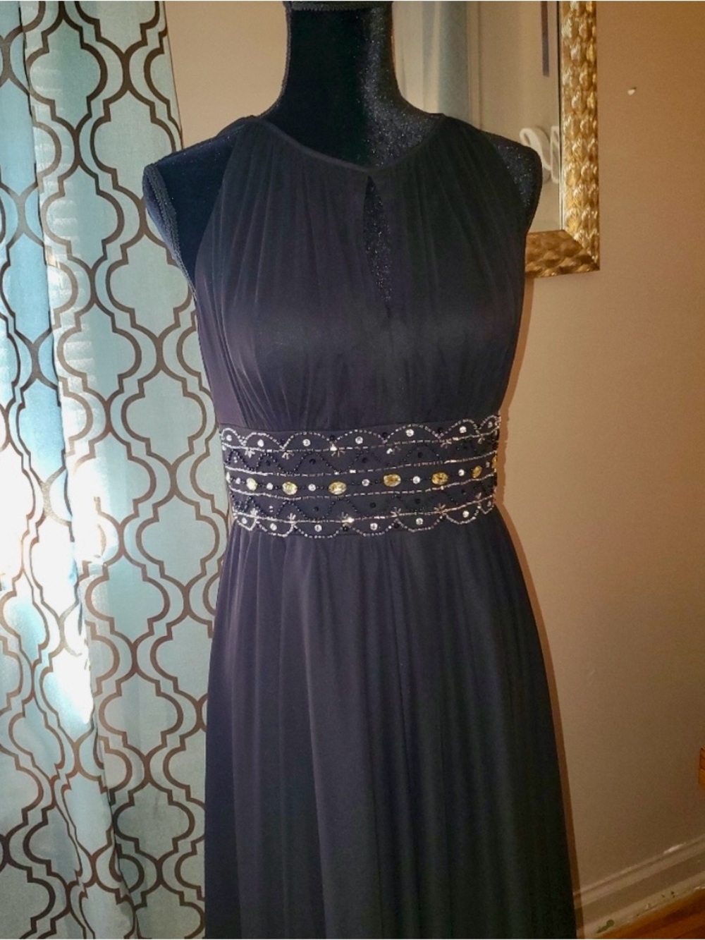 Jessica Howard Black Sleeveless Midi Dress with Beaded Waist